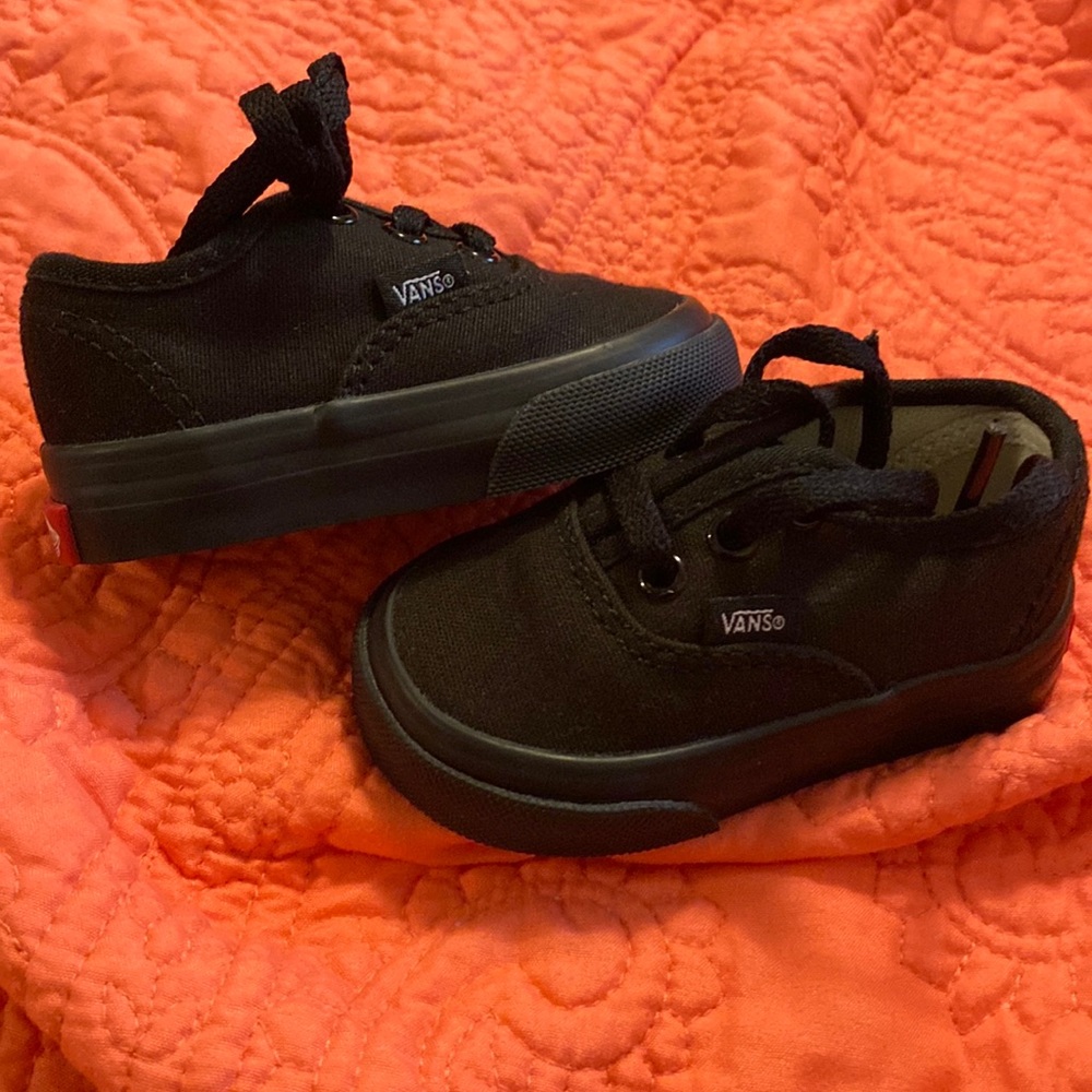 Black infant Vans